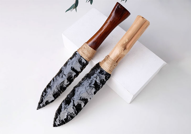 Obsidian dagger